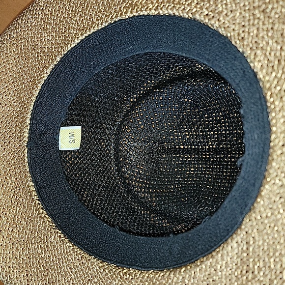 Gold and Black Fashion Hat, great for Golf, Cruise or Resort Wear - Picture 14 of 14